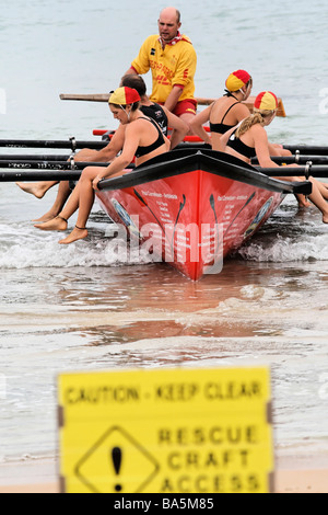 Australian Surf Life Savers en formation Port Campbell Victoria Banque D'Images