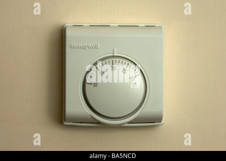 Honeywell thermostat de chauffage central Banque D'Images