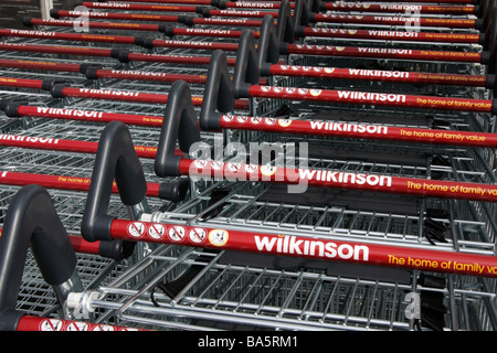 Wilko / Wilkinsons chariots de magasin Banque D'Images