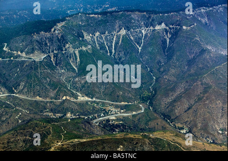 Vue aérienne au-dessus de zones de glissement éboulement de Californie du sud San Bernadino mountains Banque D'Images