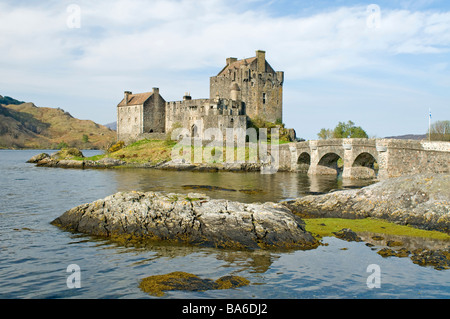 L'île d'Eilean Donan Castle sur le Loch Duich à Dornie, Wester Ross Highlands écossais 2336 SCO Banque D'Images