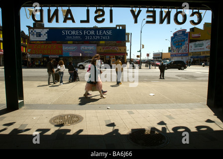 L'entrée de l'Avenue terminal métro Stillwell dans Coney Island à New York, le dimanche 5 avril 2009 Richard B Levine Banque D'Images