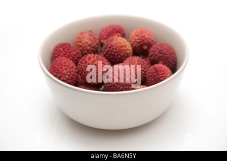 Le litchi, isolé sur un fond blanc studio Banque D'Images