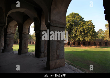 La tombe de Sikander Lodhi situé dans la région de Delhi est belle Lodi gardens qui est un havre de paix dans la capitale indienne. Banque D'Images