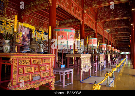 Intérieur de l'Imperial Temple à la Citadelle impériale de Hue Vietnam Banque D'Images