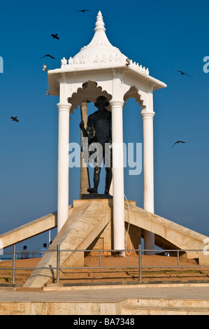 Gandhi Memorial statue Goubert Avenue Beach Road Pondicherry Tamil Nadu Inde Banque D'Images