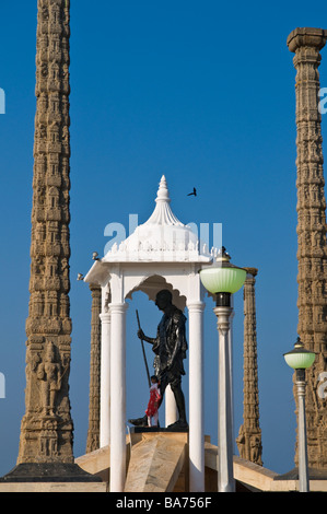 Gandhi Memorial statue Goubert Avenue Beach Road Pondicherry Tamil Nadu Inde Banque D'Images