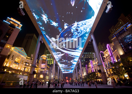 La Chine, Beijing, le plus grand écran lED au monde est de 250 m de long et 30m de large, il fait partie de la Place shopping mall et peut Banque D'Images