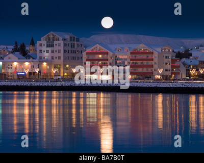 Hafnarfjordur skyline, banlieue de Reykjavik, Islande Banque D'Images