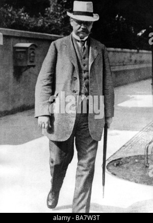 Hindenburg und Beneckendorff, Paul von, 2.10.1847 - 2.8.1934, général et politicien allemand, Président de l'État 1925 - 1934, complet, après sa démission, 1919, Banque D'Images