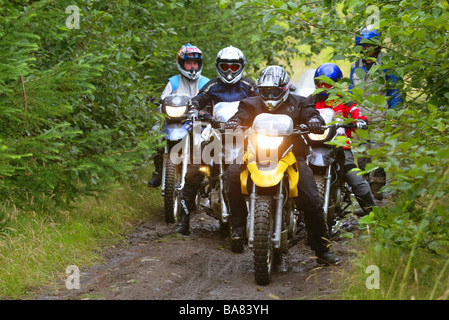 BMW moto hors route - formation de galles. Banque D'Images