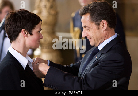 Le président français Nicolas Sarkozy présente Dame Ellen MacArthur avec la Légion d'Honneur à Greenwich Banque D'Images