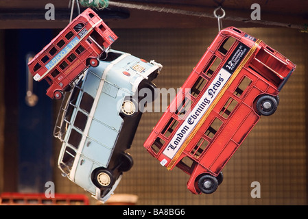 Londres, Royaume-Uni. Vintage toys à vendre au marché de Portobello Banque D'Images