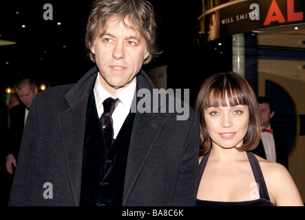 Musicien Bob Geldof avec ma copine JEANNE MARINE À LA CHARITÉ FILM PREMIÈRE DU FILM ALI dans Leicester Square Londres Banque D'Images