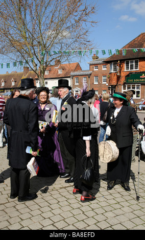 Petersfield place du village les gens s'habillent en costumes pour célébrer Railway 150 Hampshire England UK Banque D'Images