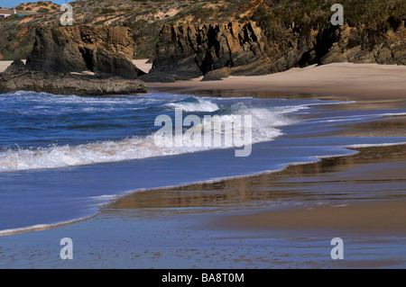 Plage d'Almograve dans le parc naturel de l'Alentejo et de la Costa Vicentina Banque D'Images