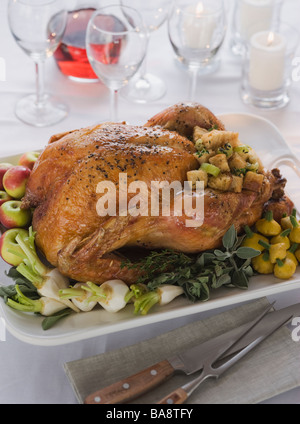 Dîner de Thanksgiving sur table