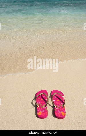 Sandals on beach Banque D'Images