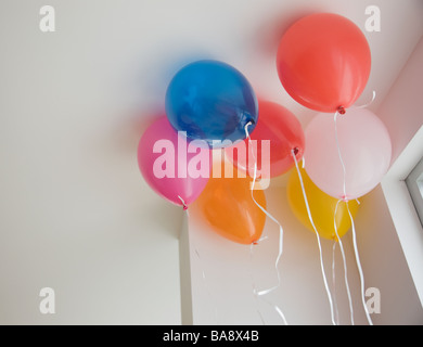 Ballons au plafond Banque D'Images