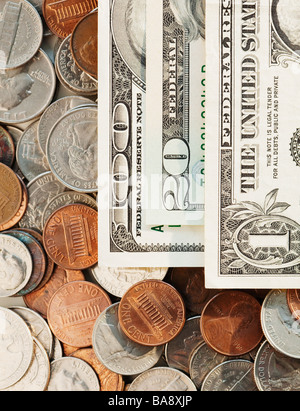 Assortiment de pièces de monnaie et billets de banque. Banque D'Images
