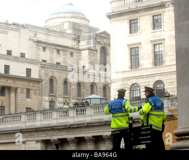 L'observation de la police g20 Banque D'Images