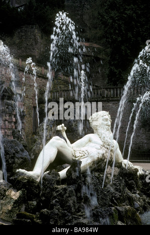 Statue dans le parc du château d'Heidelberg Heidelberg Allemagne Mars 2009 Banque D'Images