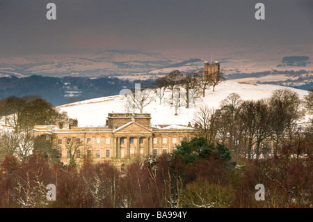 Hall de Lyme et la cage en hiver, Lyme Park, près de Disley, Cheshire, England, UK Banque D'Images