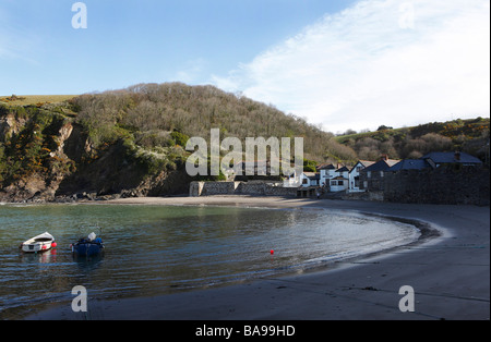 Le petit village de pêcheurs de polkerris sur la côte sud des Cornouailles Banque D'Images