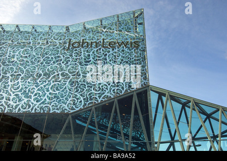 L'étonnante nouvelle de l'architecture moderne à la façade de verre en magasin John Lewis du centre commercial Highcross Leicester. Banque D'Images