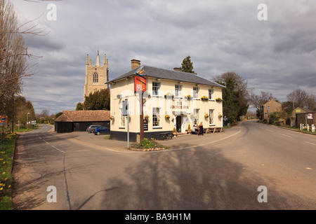 L'Anchor Inn, Great Barford, Bedfordshire, debout sur une jonction de route avec l'extérieur de l'alcool Banque D'Images