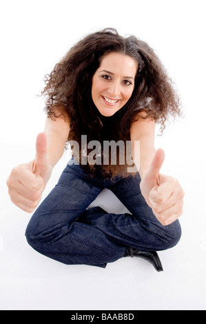 Belle femme showing Thumbs up Banque D'Images