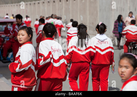 Les enfants de l'école dans le Nord de la Chine, la Mongolie Intérieure Dongsheng Banque D'Images