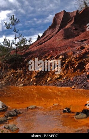 Le drainage minier acide sol en Colline Metallifere Banque D'Images