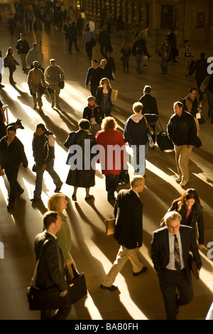 Matin l'heure de pointe de banlieue au Grand Central Station de New York City Banque D'Images