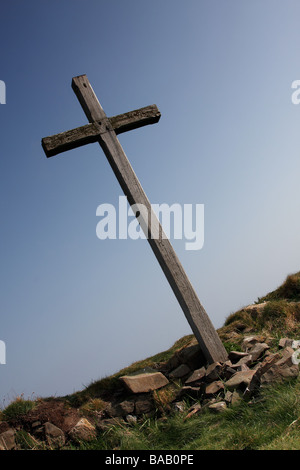 St Cuthbert's Isle croix de bois sur l'Île Sainte Northumberland Lindisfarne Banque D'Images