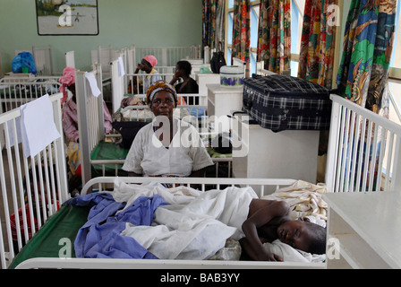 Hôpital central de Lilongwe, Malawi, quartier de l'enfant Banque D'Images