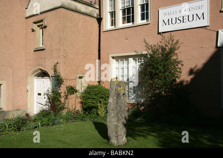 La ville de Wells, en Angleterre. Puits et musée de Mendip contient des expositions qui ont trait à l'histoire, l'archéologie, la géologie et la faune. Banque D'Images