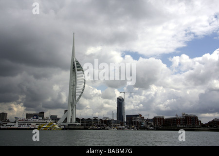 La Spinnaker Tower, Portsmouth, vue du port Banque D'Images