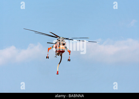 Sikorsky S 64 Erickson Air Crane la lutte contre l'incendie Banque D'Images