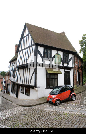 L'Arlequin, un cadre en bois de style Tudor house situé sur la Colline de la ville de Lincoln, Angleterre. Banque D'Images