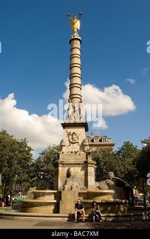 France, Paris, Place du Châtelet, fontaine Banque D'Images