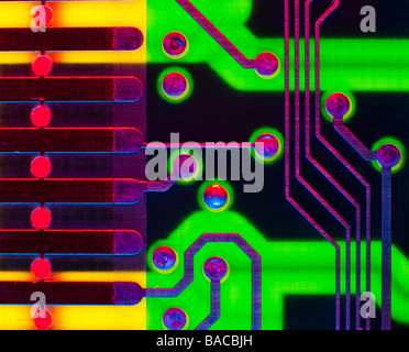 Close-up coloré détail d'une carte de circuit imprimé Banque D'Images