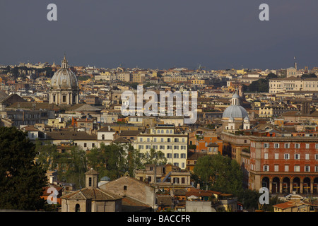 Vue de Rome à partir de la colline du Janicule. Rome, Italie. Banque D'Images