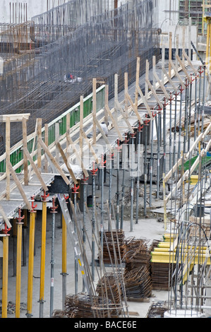 Échafaudages construction érigée sur un bâtiment Banque D'Images