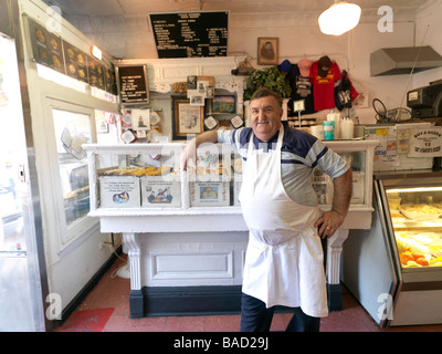 Le Yonah Schimmel Knishery à New York du Lower East Side. Banque D'Images