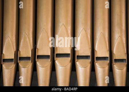 Close up extrait de l'tuyaux d'un orgue à tuyaux de l'Église. Banque D'Images