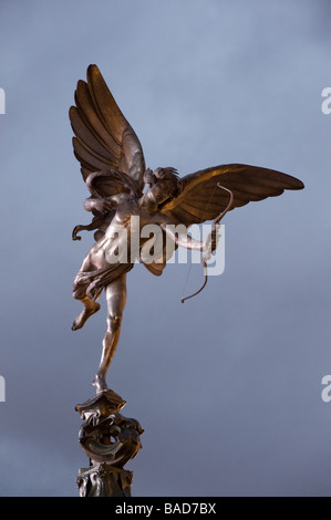 Un gros plan de l'archer sur le dessus de la Shaftesbury Memorial Monument fontaine située sur Piccadilly Circus Banque D'Images