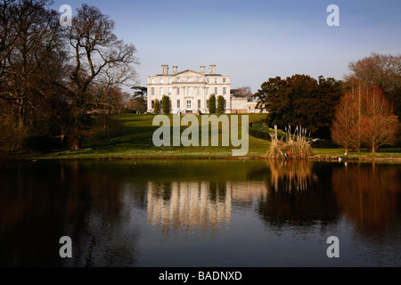 Vue sur Kingston Maurward House, une maison de campagne anglaise géorgienne dans le village de Stinsford près de Dorchester Banque D'Images