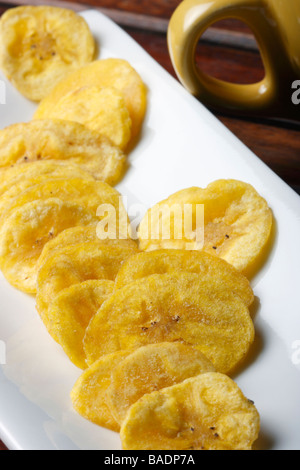 Chips de banane est un snack indien populaire fait à partir de matière banana Banque D'Images