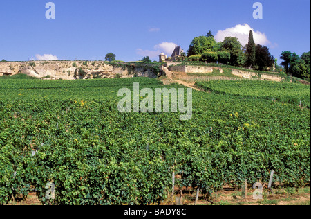 France, Gironde, Saint Emilion, vignoble de Bordeaux, l'entrée du vignoble de marqueur et le Premier Grand Cru Château Ausone Banque D'Images